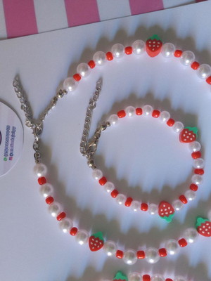 Kit moranguinho colar e pulseiras