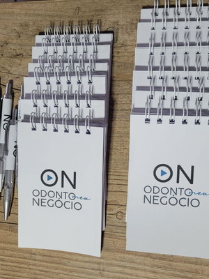 Bloquinho e caneta com logo kit com 10 unids
