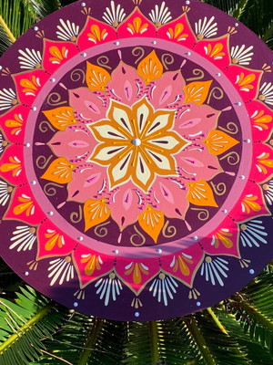 Mandala com relevos no mdf pintada a mão - 35cm