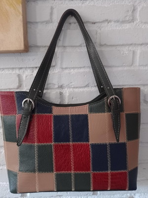 Bolsa em patcwork em couro legitimo direto de fabrica