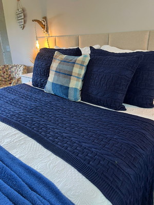 Peseira xale para cama casal king luxo de tricô dinamarca