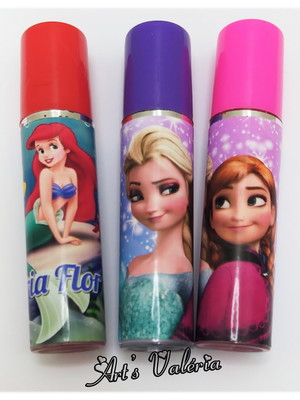 Brilho labial personalizado - cor da tampa variada.
