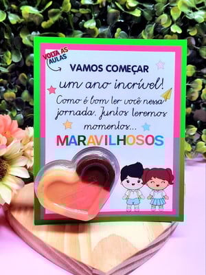 Card com nucita- volta ás aulas
