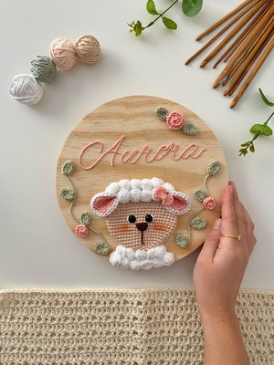 Porta maternidade ovelha amigurumi personalizado