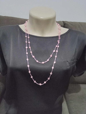 Colar croche e pedras