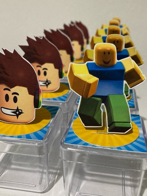 Caixa acrílica roblox