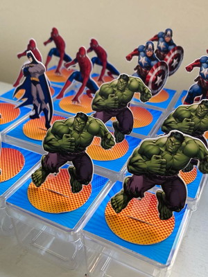 Caixa acrílica vingadores / super heróis