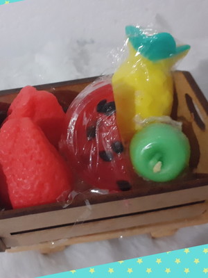 Mini sabonete frutas no caixote