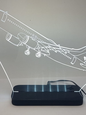 Luminária abajur acrílico de mesa avião airbuss a-320