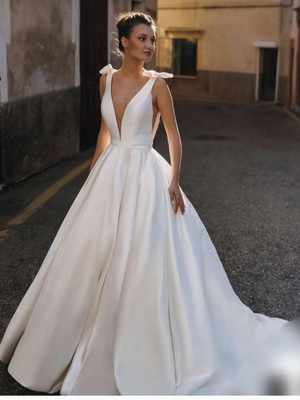 Lindo vestido de noiva minimalista longo