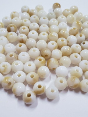 Miçanga marmorizada 8mm marfim - 50grama aprox. 200pç