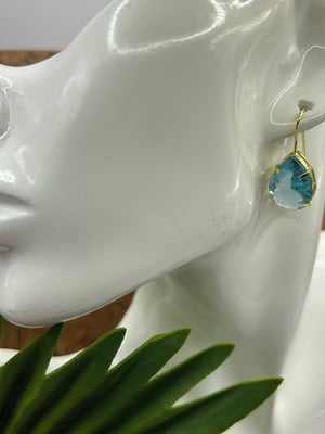 Brinco gancho gota cristal aquamarine - banho ouro 18