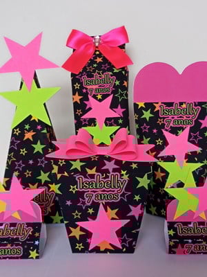 Kit 40 lembrancinhas personalizadas neon