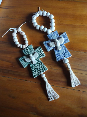 Crucifixo em cerâmica