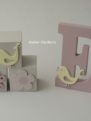 Kit letra inicial 15 cm borboleta e trio cubos 05!!