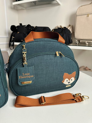 Bolsa maternidade linho verde bordado de raposinha