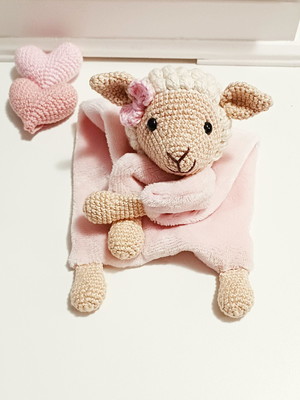 Naninha ovelinha em amigurumi