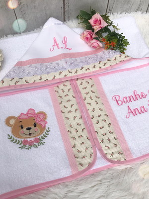 Toalha com capuz infantil com nome e tema bordados