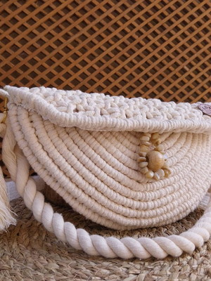 Bag lua minguante. macrame a arte de bordar com as mãos.