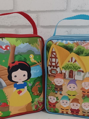 Frasqueira/ lancheira branca de neve