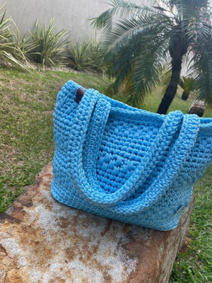 Bolsa de crochê em fio náutico celeste