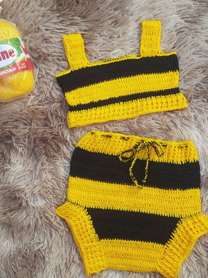 Conjunto top e short abelhinha em crochê