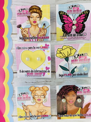 20 tag com brinco- dia das mulheres