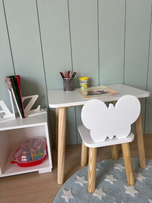 Mesa infantil retangular 60x40cm com 1 cadeira borboleta