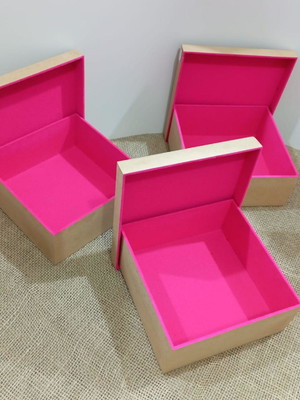 Caixas em mdf, forradas com veludo pink, com tampa sapato