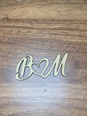Tag com iniciais e coração de mdf 6 cm