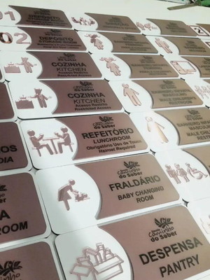 Placas de identificação personalizadas para escolas, clínica