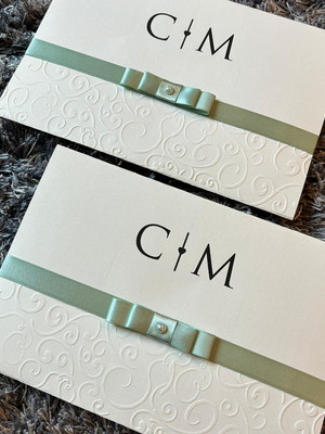 Convite de casamento com alto relevo