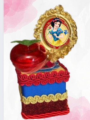 Caixinha decorada com aplique