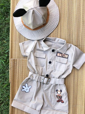 Macacão mickey safari com chapéu
