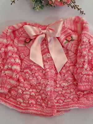 Conjunto casaquinho bebê c/ sapatinho.