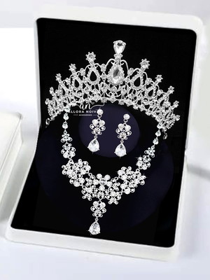 Coroa de noiva, conjunto porta coque, colar e brincos
