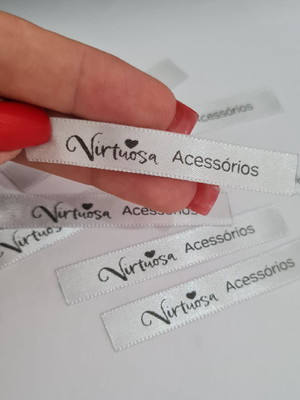 Etiqueta de cetim personalizada luxo! 1x7 cm para costurar.