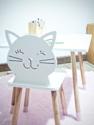 Mesinha com cadeira gatinho