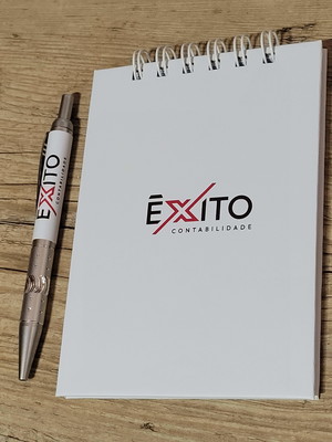 Kit bloquinho e caneta com logo