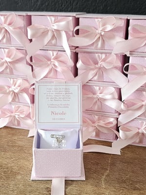 Kit com lembrancinha de batizado menina