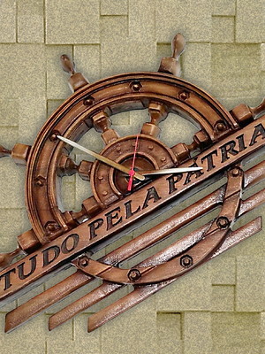 Relogio timão leme da marinha 3d relevo em madeira maciça
