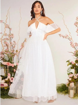 Vestido de noiva longo ombro a ombro em tule poá branco