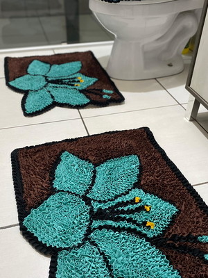 Tapetes banheiro frufru flor azul