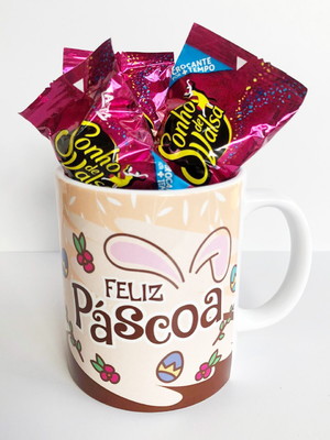 Caneca de páscoa com bombons