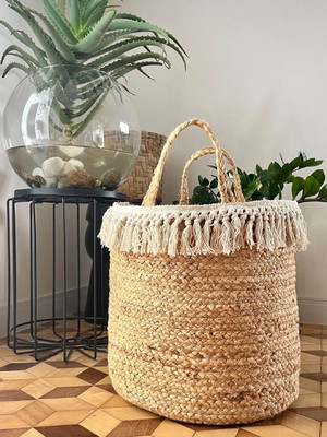 Cesta boho chic com alças e franja g