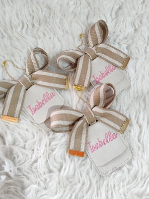 Kit de 3 chaveiros bege e rosa com ferragens douradas