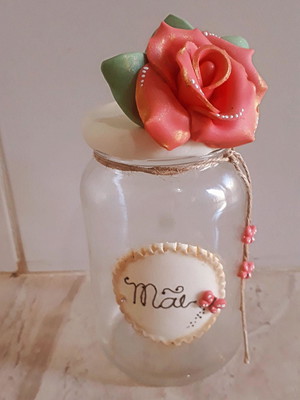 Pote rosa vermelha