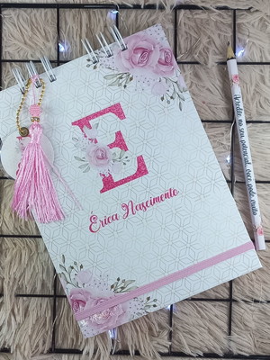 Bloco de anotações a5 floral rosa personalizado com nome