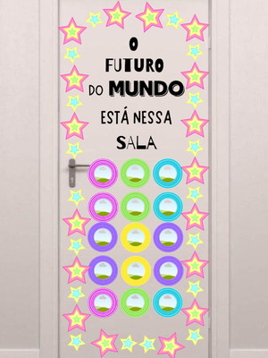 Arte digital porta decorada sala de aula