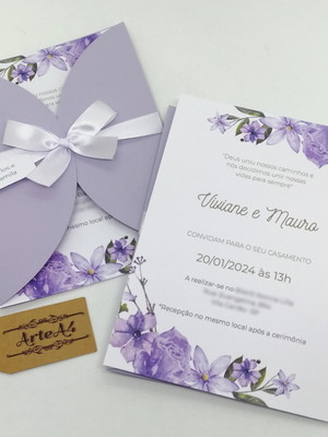 Convite de casamento envelope com recorte lilás lavanda